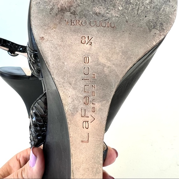 LA FENICE VENEZIA Black w Snake Trim Leather Side Buckle Sandals Wedges Sz 8 1/2 - Picture 10 of 10